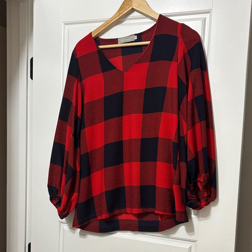 Stylish Red and Black Plaid V-Neck Blouse